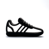 Minimalistische Sneaker – Moderne decoratie in Adidas - style silhouet - 3dbende