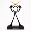Stickyman drummer met houtkleurige drumstokken van 20 cm, voetstuk van 2 cm en voorbeeldtekst