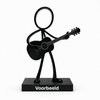 Zwarte Stickyman Gitarist met gitaar, 2 cm voetstuk en witte voorbeeldtekst
