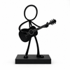 Zwarte Stickyman Gitarist met gitaar en rechthoekig voetstuk van 2 cm