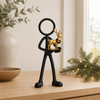 Stickyman met gouden rendier als decoratie in modern kerstinterieur